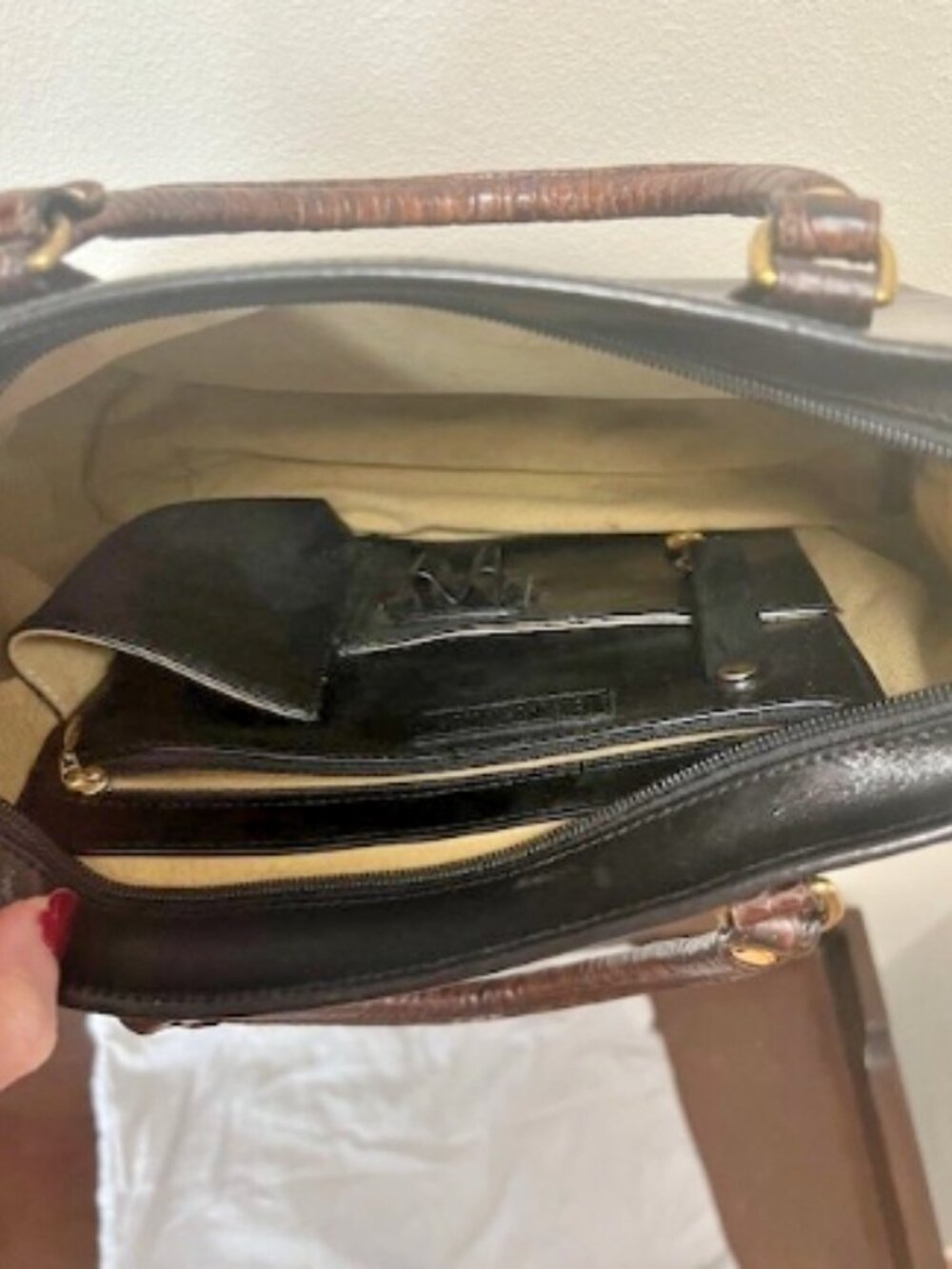 Brahmin Black & Brown Leather Satchel – Croc‑Embossed Trim, Crossbody Strap - Picture 6 of 7